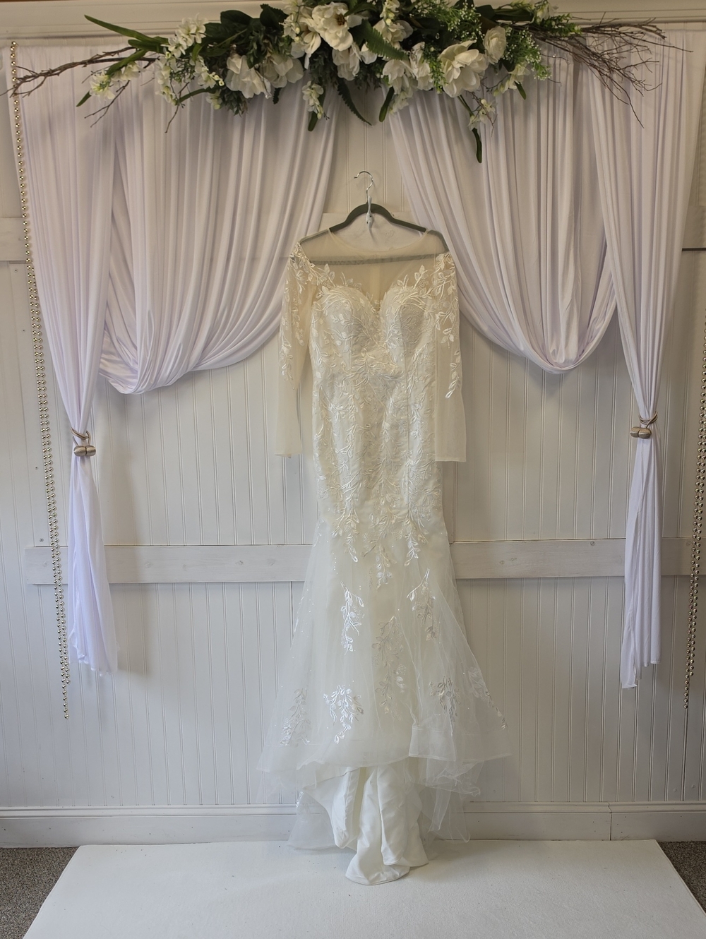 New Ivory Long-Sleeve Applique Lace Bridal Mermaid Maxi Gown Dress Size 12